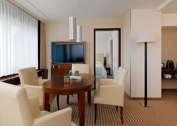 Sheraton Westpark Hotel 4*